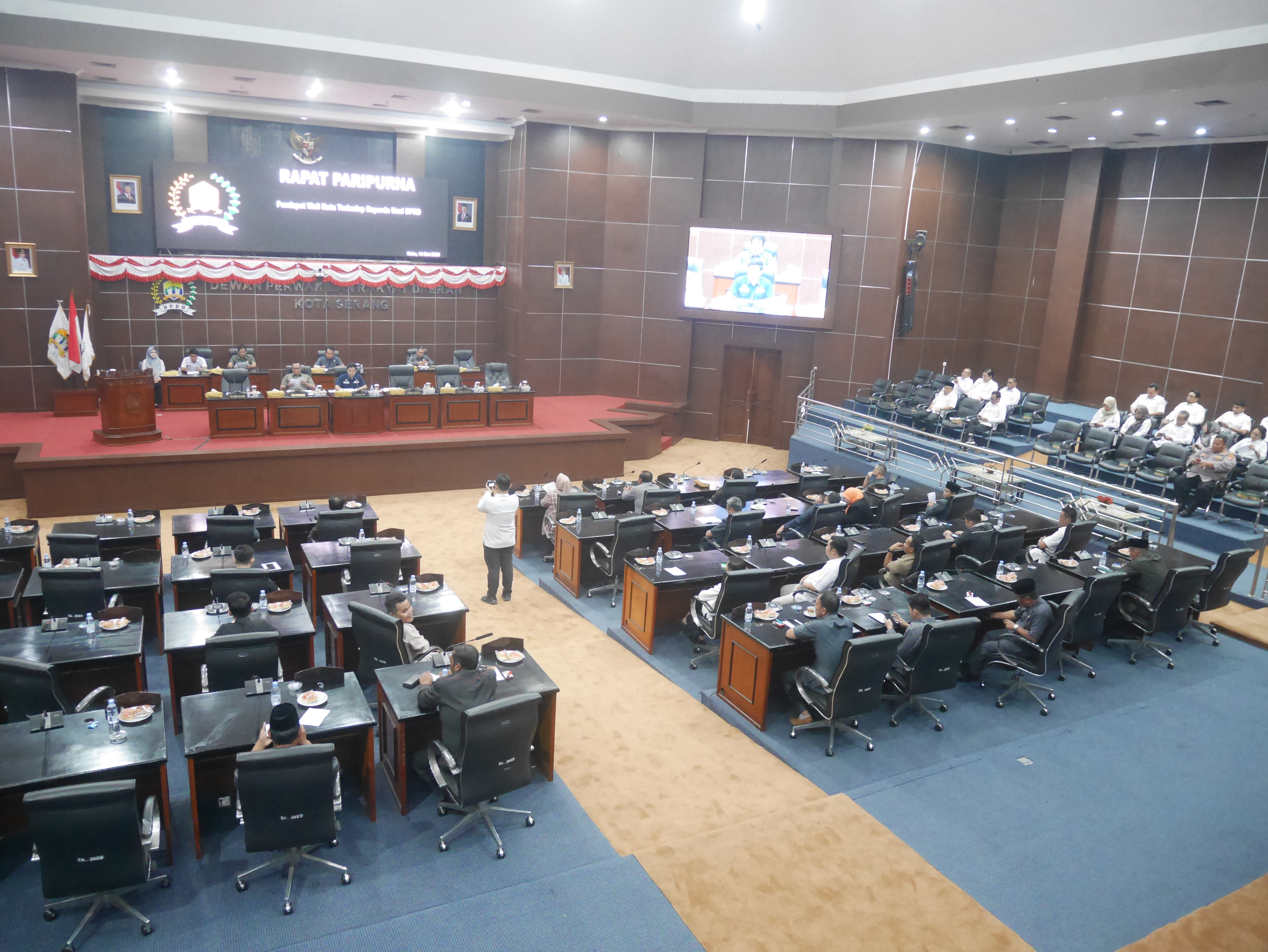 Suasana rapat paripurna penyampaian pendapat Wali Kota terhadap Raperda Pendidikan Pancasila dan Wawasan Kebangsaan di Gedung DPRD Kota Serang, Rabu (13/5/2026).(Ari Supriadi-tangselpos.id)