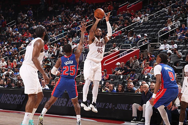 Donovan Mitchell on fire! Tembakan demi tembakan sukses mengantar Cleveland Cavaliers menyingkirkan Detroit Pistons dan mengamankan tiket Final Wilayah Timur. Foto : Ist