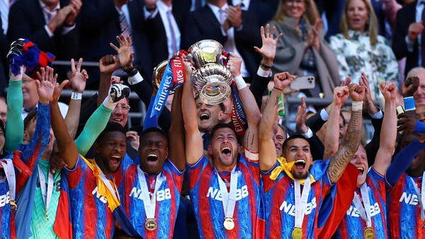 Crystal Palace sukses gondol UEFA Conference League 2025/2026. Foto : Ist