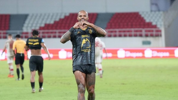 Gomber gaek Malut United David da Silva. Foto : Ist