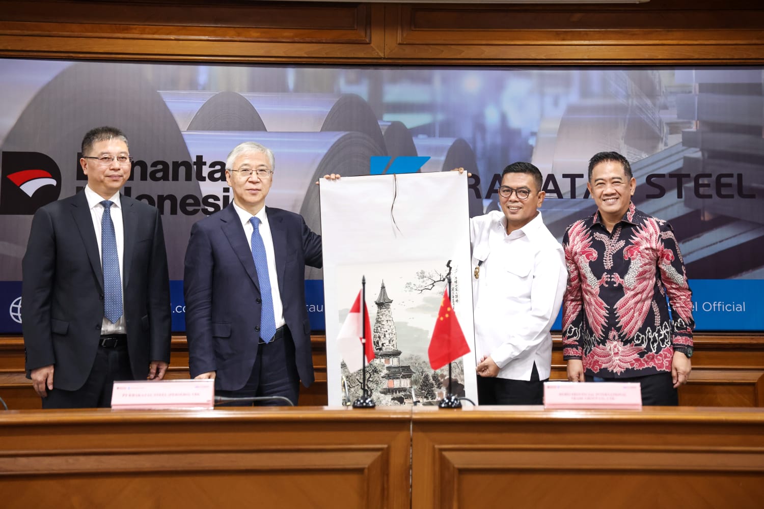 Andra Soni usai menyaksikan penandatanganan nota kesepahaman (MoU) antara PT Krakatau Steel (Persero) Tbk dan delegasi Pemerintah Provinsi Hebei. Foto: Humas Pemprov