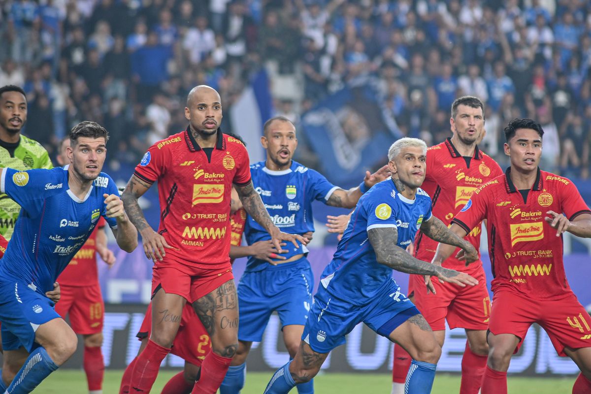 Laga Persib vs Persija. Foto : Ist