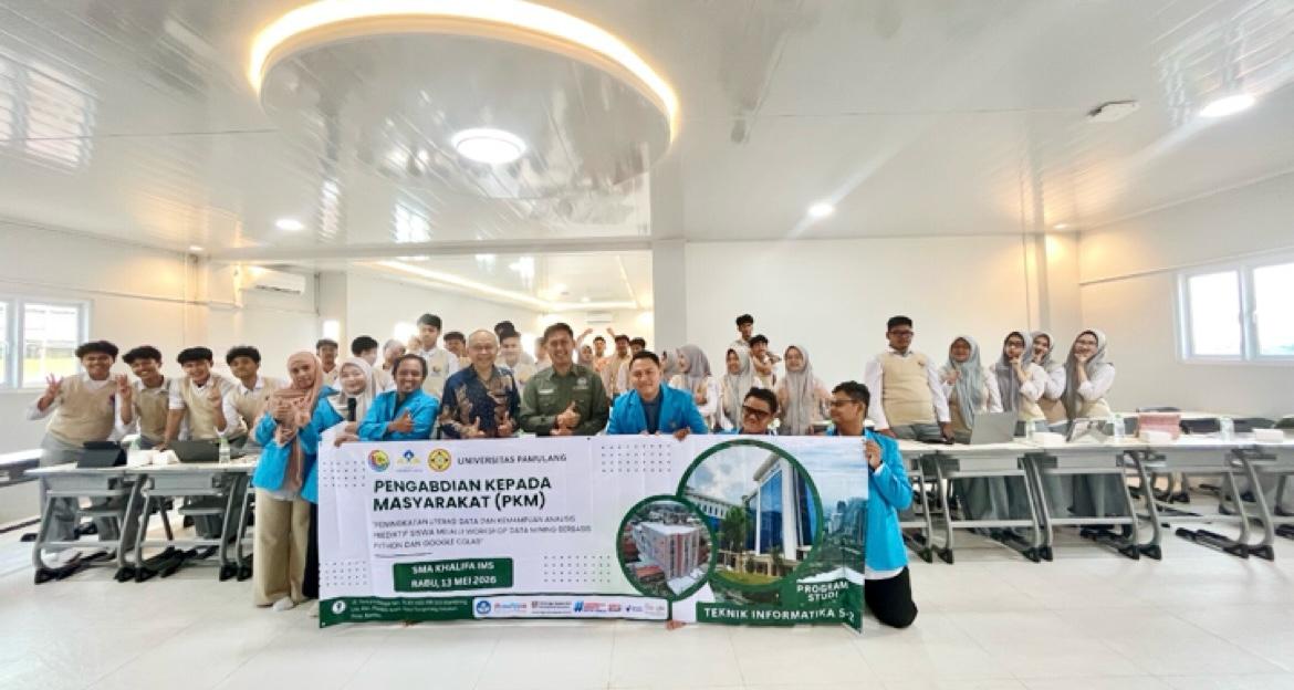 Tim pengabdian masyarakat dari Universitas Pamulang menggelar workshop Data Mining bagi siswa SMA Khalifah IMS, Pondok Aren. Foto : Ist