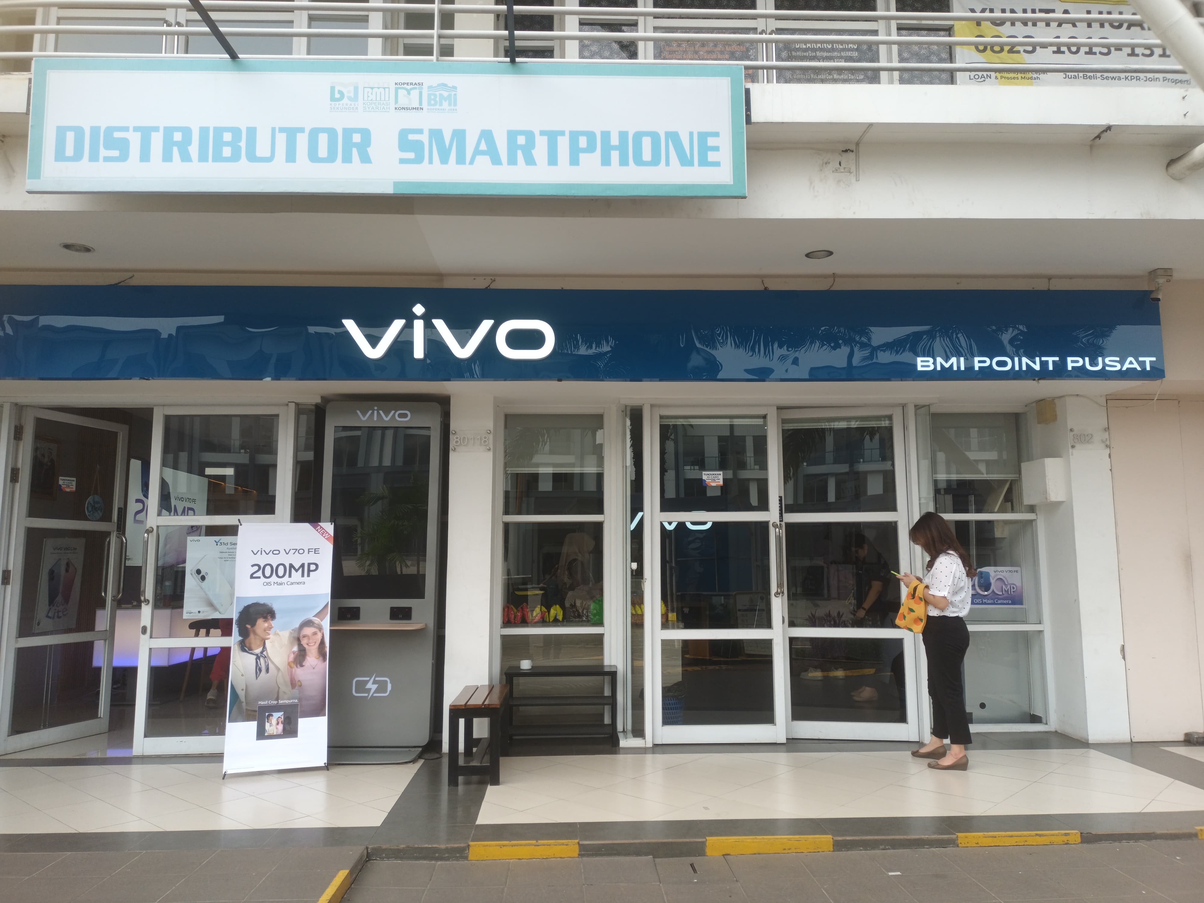 Outlet premium Vivo BMI di kawasan Times Square Paramount Gading Serpong. (tangselpos.id/lim)
