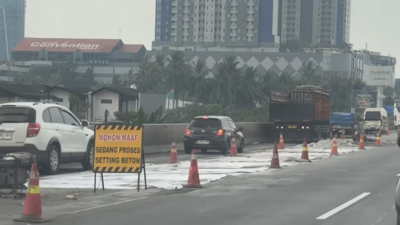 Perbaikan jalan tol Tangerang arah Tomang. Foto : Emir MG