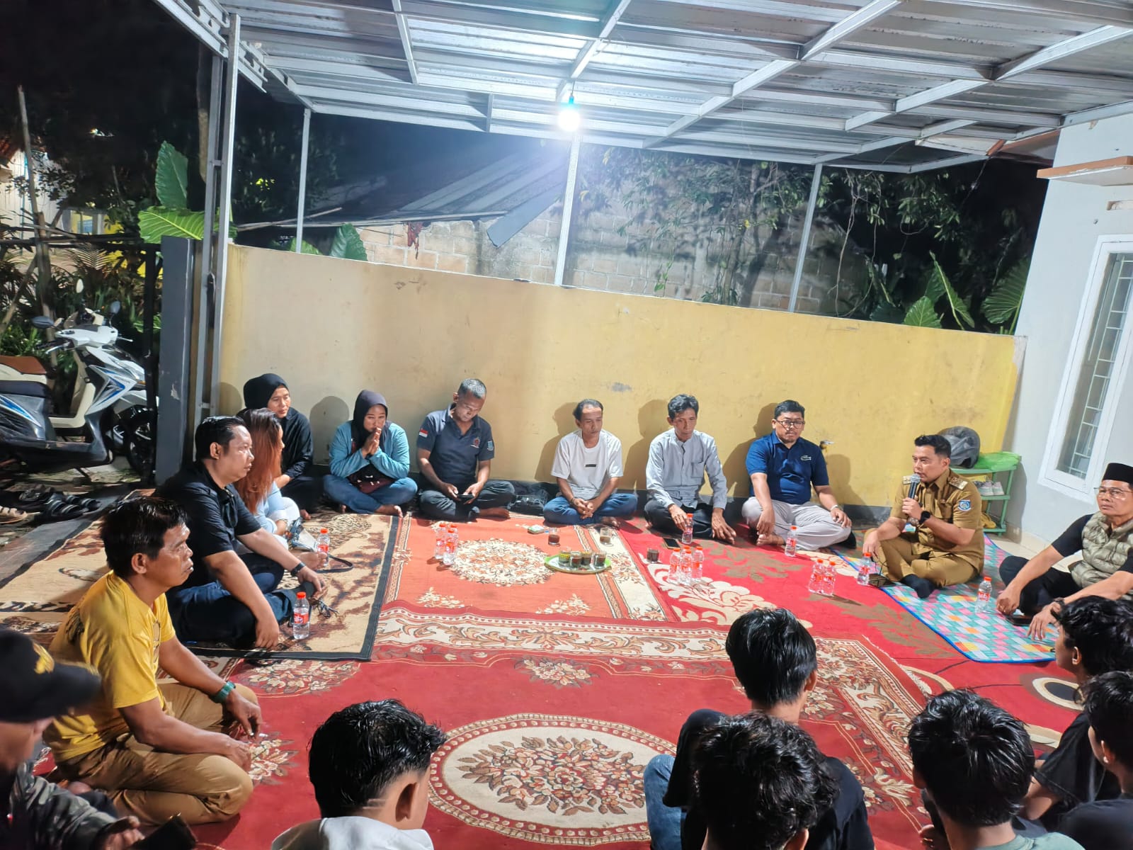 Para remaja dikumpulkan bersama orang tuanya untuk diberikan pembinaan. (tangselpos.id/rmn)
