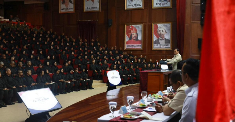 Presiden Prabowo saat memberikan taklimat dihadapan 400 peserta angkatan pertama Presidential Future Leaders Program (PFLP) 2026. Foto : Ist
