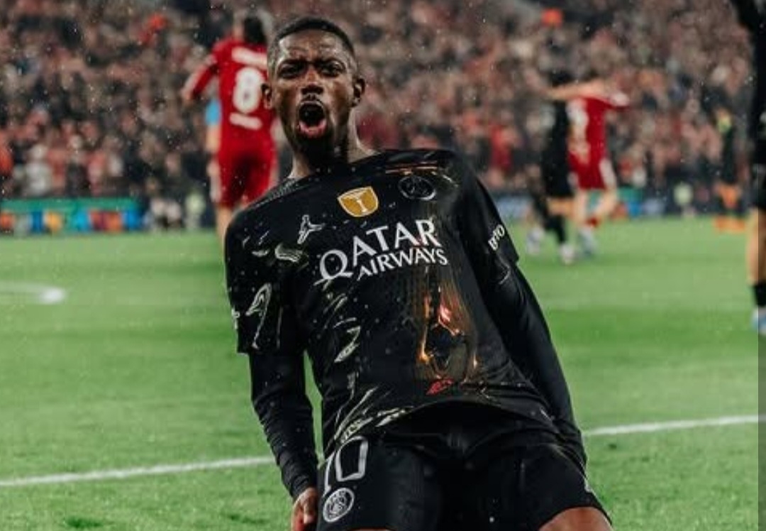 Selebrasi Ousmane Dembele setelah menjebol gawang Bayern Munchen. Foto : Ist
