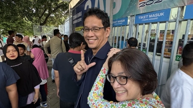 Menkeu Purbaya dan Istri. Foto : Ist