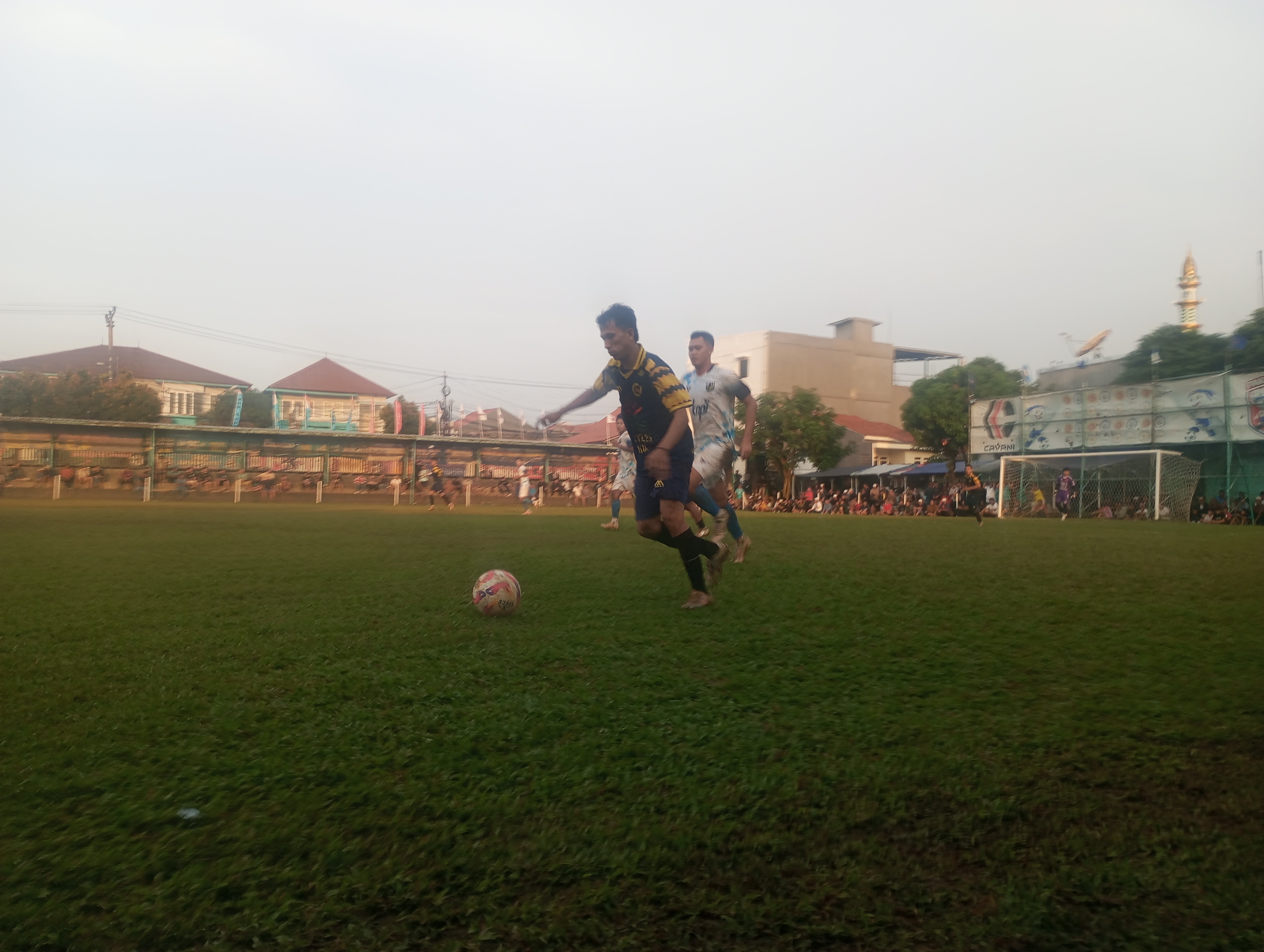 Laga Porciba vs KNPI Serut berlangsung alot pada Rabu (20/05/2026).(tangselpos.id)