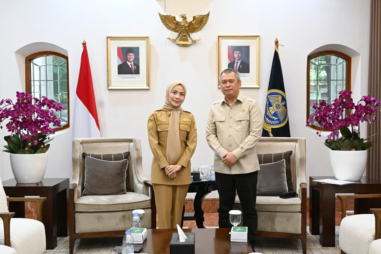 Bupati Serang Ratu Rachmatuzakiyah melakukan kunjungan kerja ke Jakarta untuk menemui Menteri Perhubungan RI Dudy Purwangandhy pada Selasa (5/5). HUMAS PEMKAB SERANG