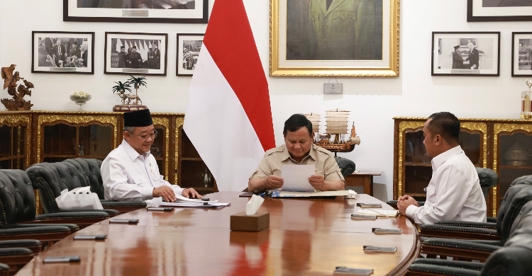 Menteri Pendidikan Dasar dan Menengah Abdul Mu`ti (kiri) saat bertemu dengan Prabowo di Istana Merdeka, Jakarta, Kamis (11/6/2026). Foto: Ist