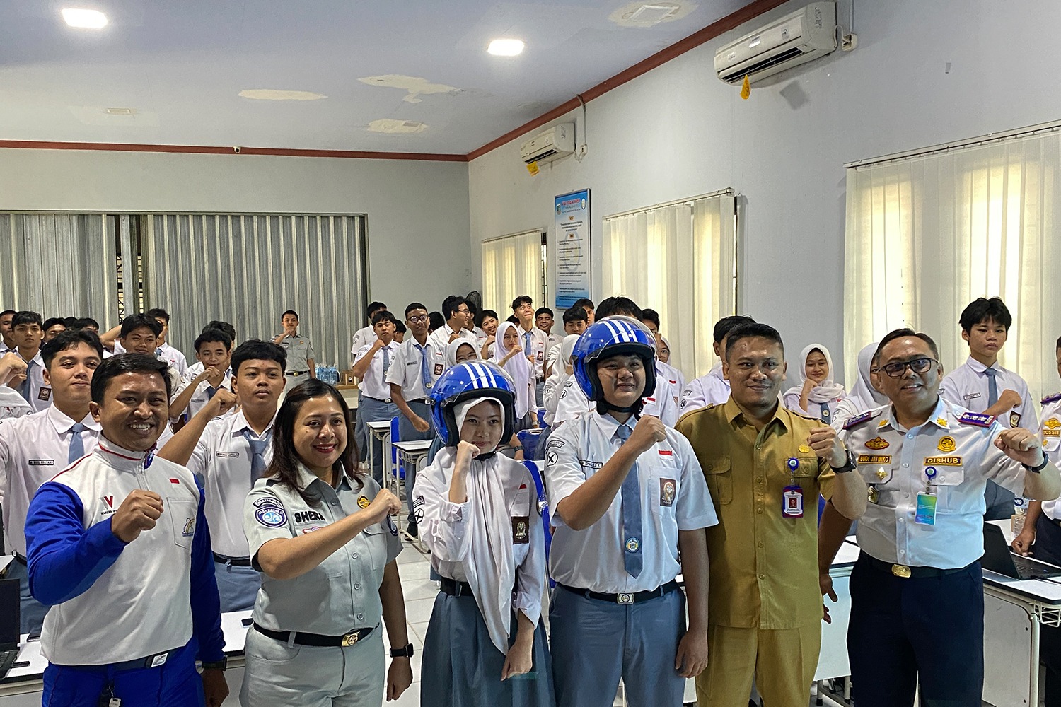 PT WMS kolaborasi dengan Dishub Tangerang Selatan dan Jasa Raharja edukasi pelajar Tangerang Selatan berkendara aman.(foto: dok/WMS).