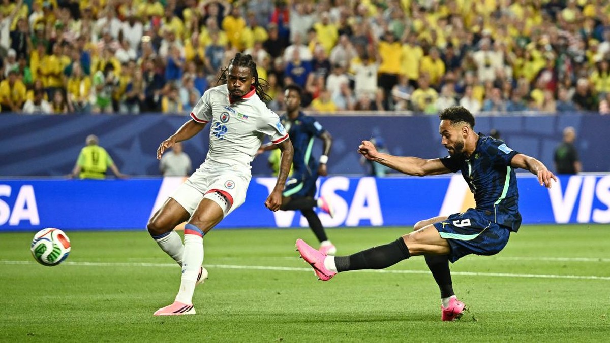 Laga Brasil kontra Haiti dimenangkan Brasil 3-0. Foto : Ist