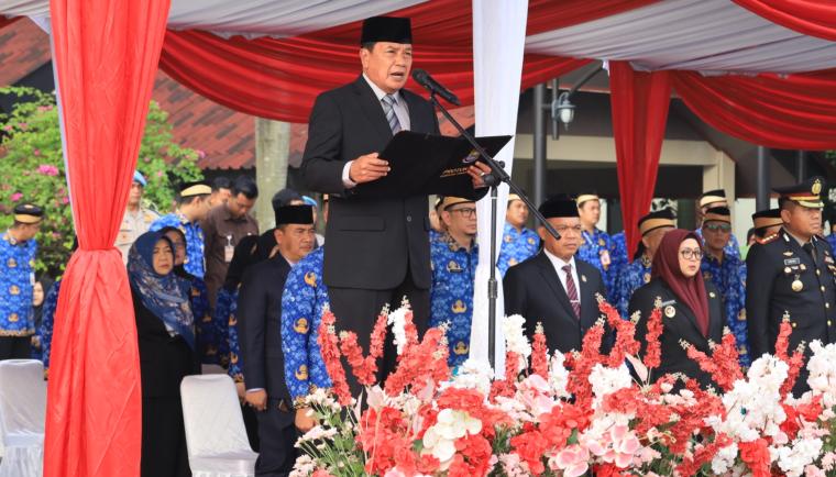 Bupati Tangerang, Moch. Maesyal Rasyid, sedang memberikan arahan saat memimpin  upacara peringatan Hari Lahir Pancasila Tingkat Kabupaten Tangerang Tahun 2026, di Lapangan Raden Aria Yudhanegara, Pusat Pemerintahan Kabupaten (Puspemkab) Tangerang, Tigaraksa, Senin (1/6).