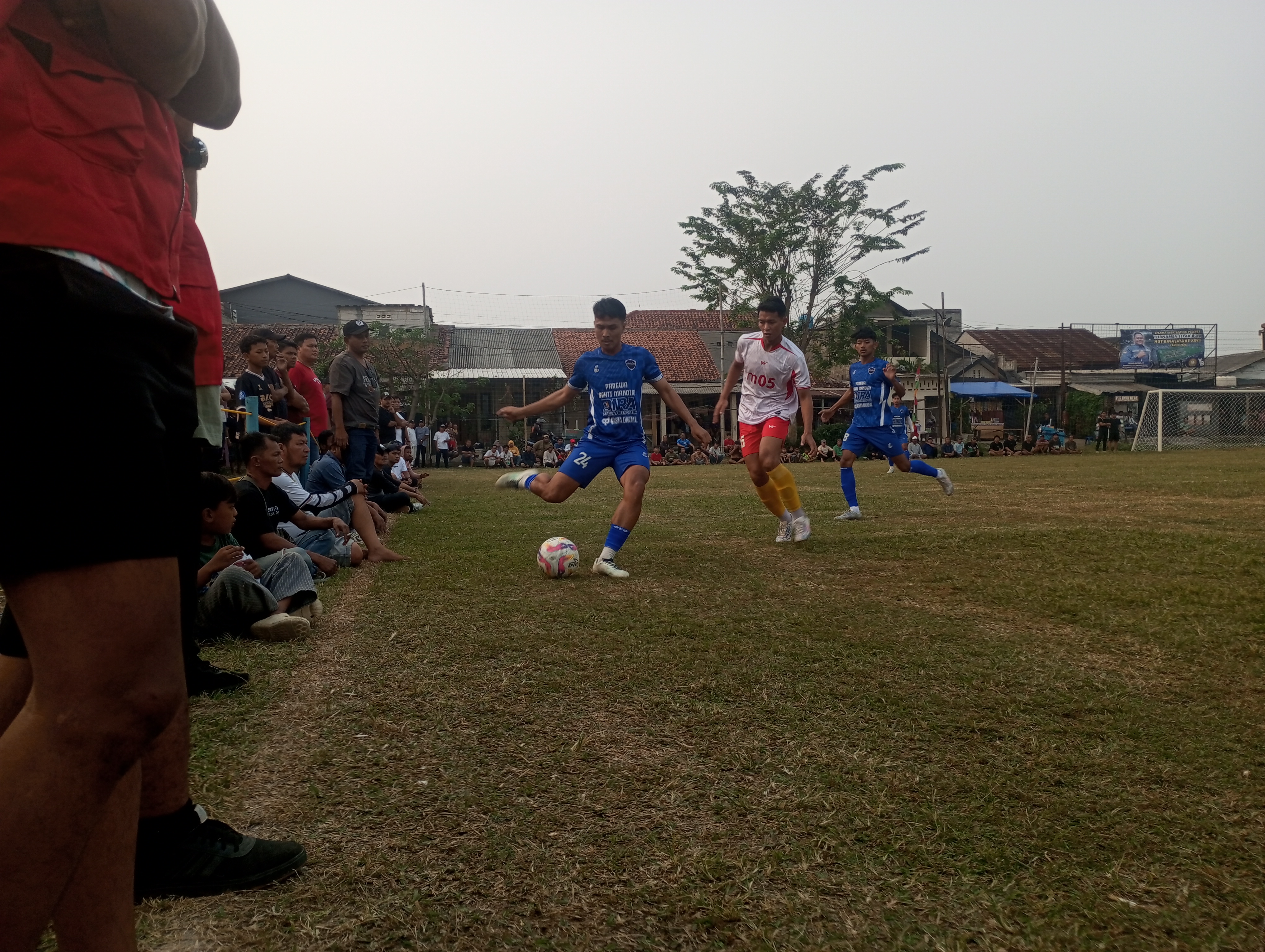 Laga antara Darah Muda FC lawan Dikbud berlangsung menarik pada Rabu (10/06/2026).(tangselpos.id).