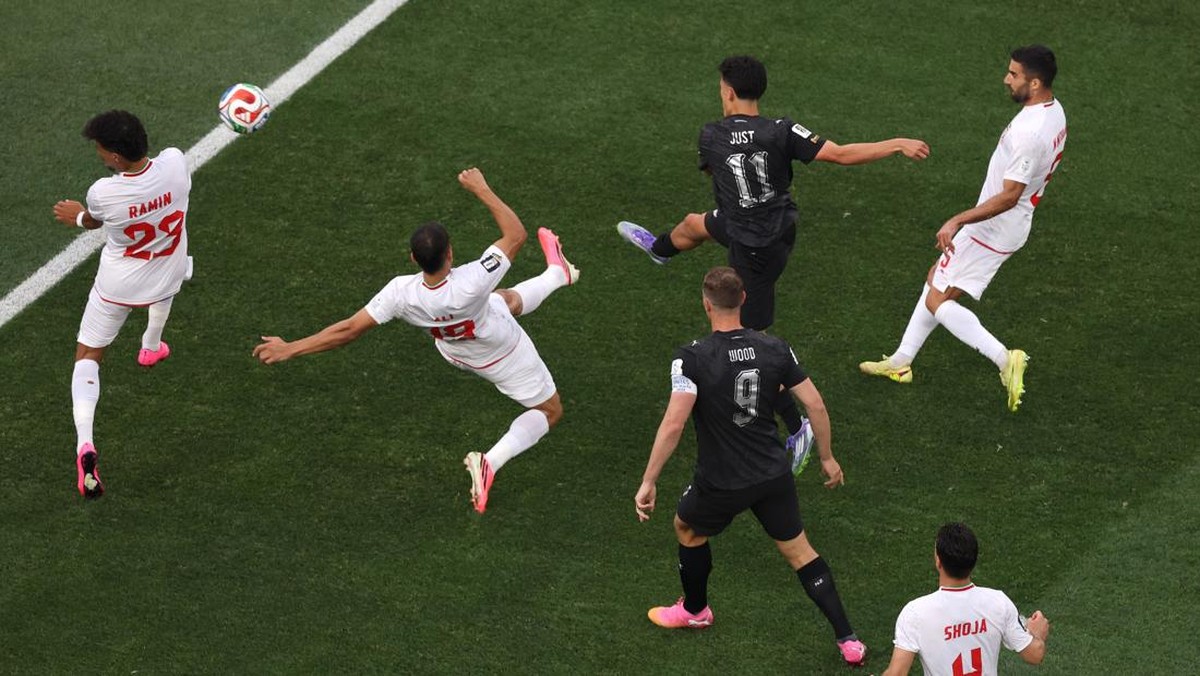 Laga Iran vs Selandia Baru berakhir imbang 2-2. Foto : Ist