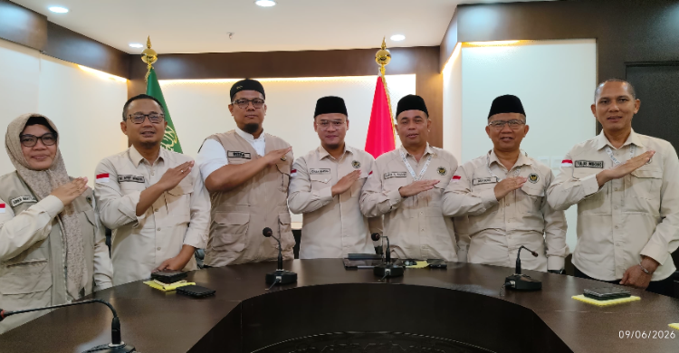 Juru Bicara Kementerian Haji dan Umrah, Ichsan Marsha (no 4). Foto : H. Rusmadi RM.