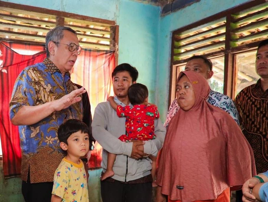 Wali Kota Tangsel, Benyamin Davnie fokus menjaga daya beli masyarakat di tengah kenaikan harga BBM.