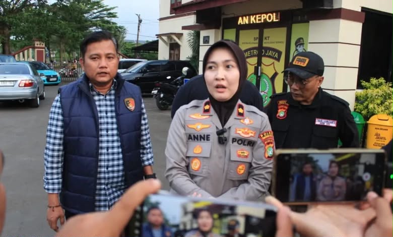 Kapolsek Pondok Aren, Kompol Anne Rose Agrippina Putri mengungkapkan personelnya berhasil mengamankan para pelaku curanmor.