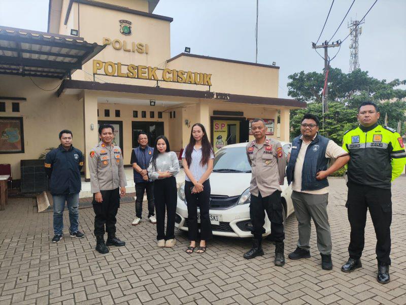 Polisi mengembalikan mobil milik Lia Anggraeni (29), korban pembegalan yang terjadi di wilayah Pabuaran, Kecamatan Cisauk.