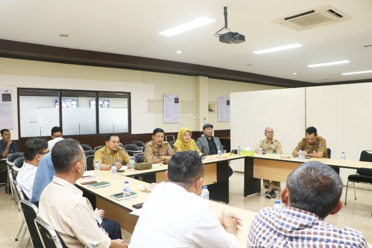 Satgas Pungli Ketenagakerjaan Kabupaten Serang mendatangi perusahaan di Cikande untuk melakukan sosialisasi larangan pungutan liar dalam perekrutan tenaga kerja, Selasa (9/6). HUMAS PEMKAB SERANG