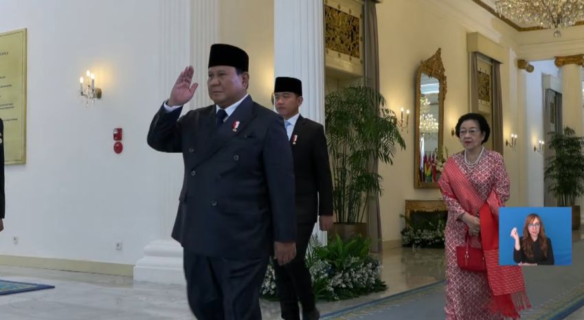 Tampak Presiden Prabowo, mantan Presiden ke 5 Megawati dan Wakil Presiden Gibran memasuki tempat Upacara Hari Lahir Pancasila 2026 di Gedung Pancasila. Foto : Ist