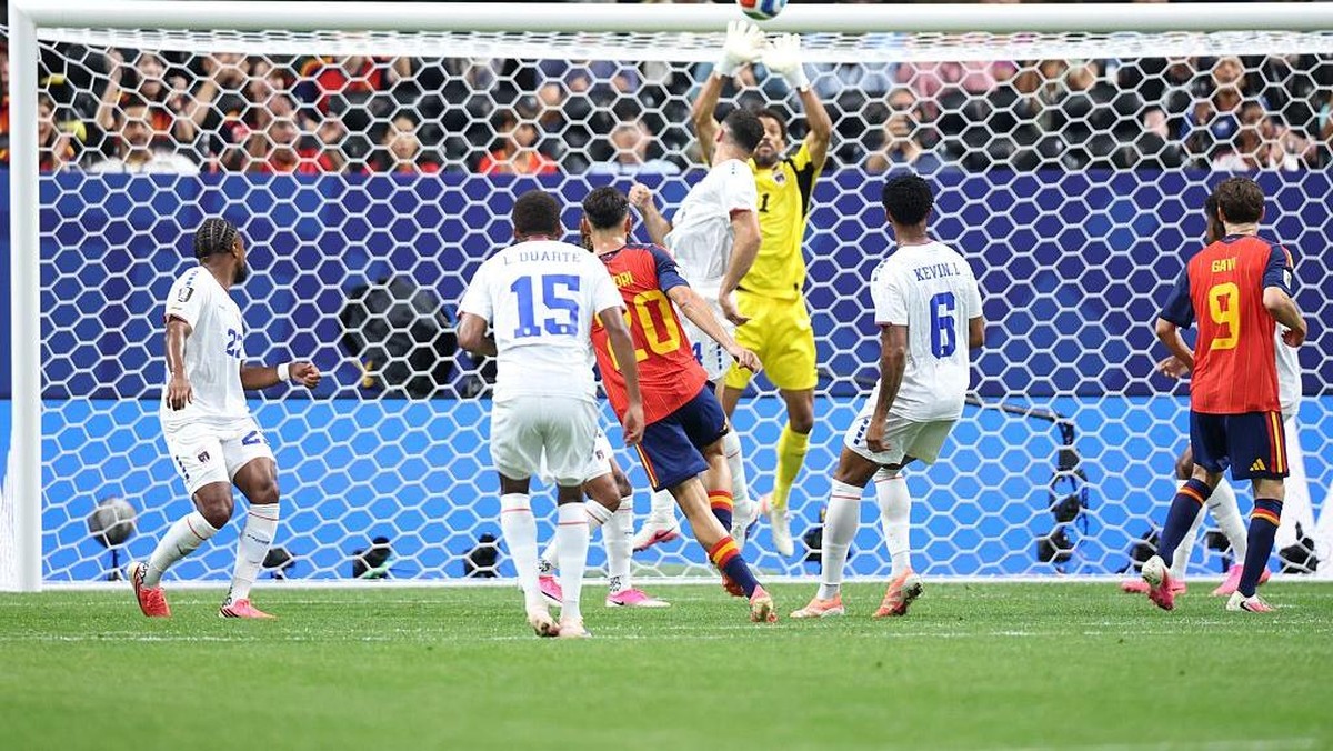 Laga Spanyol vs Cape Verde berakhir seri tanpa gol. Foto : Ist
