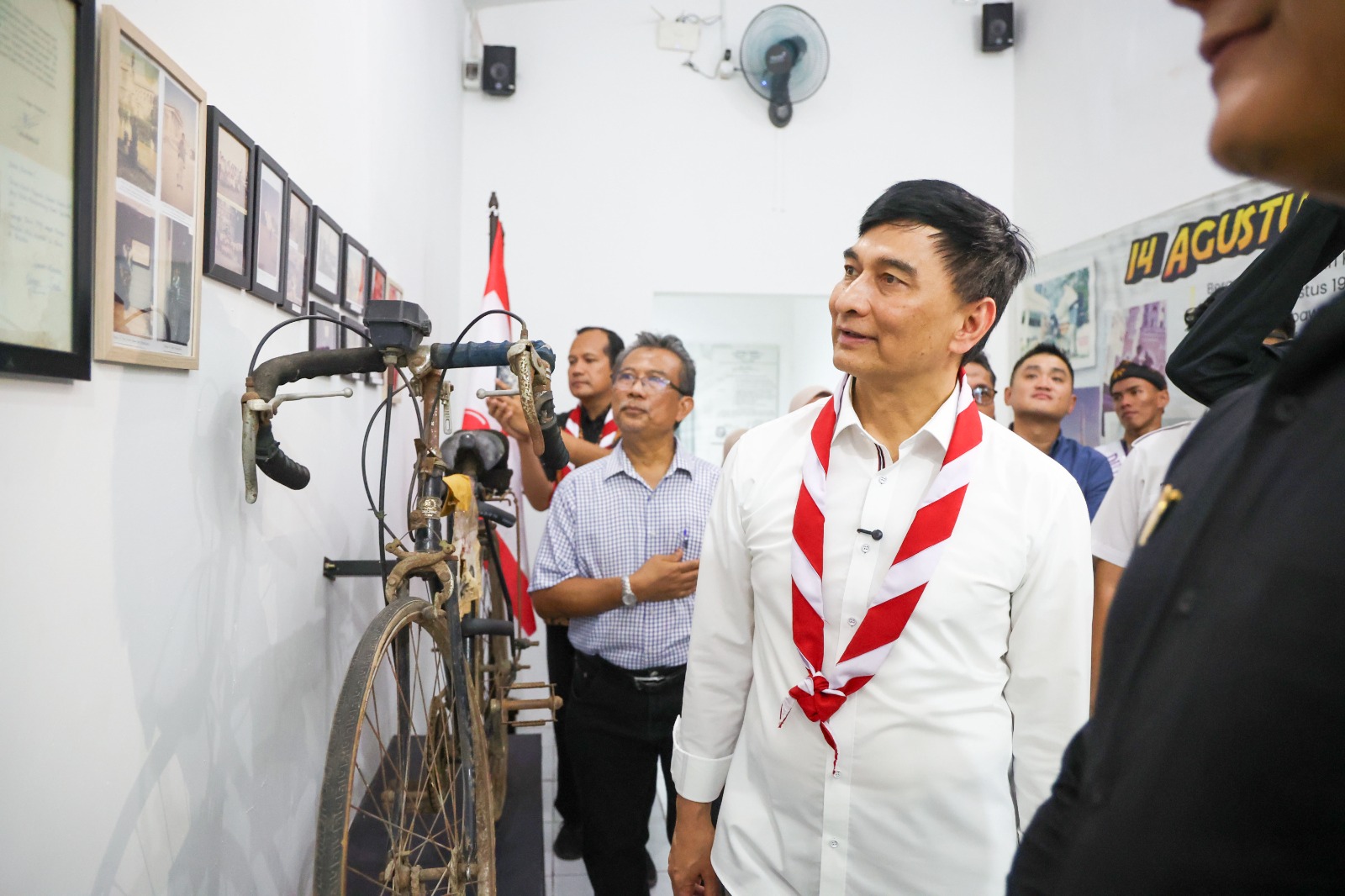 Wakil Gubernur Banten Achmad Dimyati Natakusumah saat menghadiri acara Re-launching Museum Sepeda Pramuka Keliling Dunia di Jalan Pemuda, Karundang, Kota Serang, Sabtu (20/6/2026). Foto : Humas Pemprov