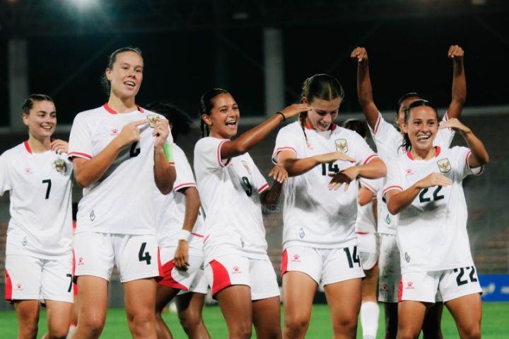 Selebrasi Putri Indonesia setelsh sukses gulung Laos 5-0 dan menjadi Juara AFF Women's Cup 2026. Foto : Ist