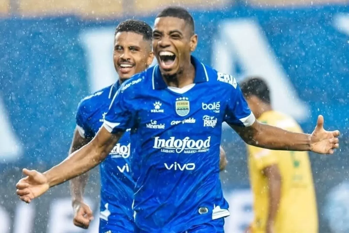 Gol Uilliam Barros antarkan Persib menang 1-0 dari Arema FC. Foto : Ist