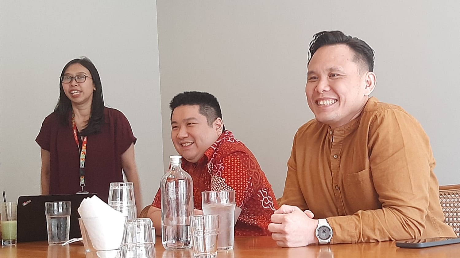 Dokter Spesialis Kebidanan dan kandungan Subspesialis FER dari Eka Hospital BSD dr Agus Heriyanto, Sp.OG, Subsp FER, MARS, MM (kanan) saat memberikan informasi terkait Kista Endometriosis. Foto : Dok. RS Eka Hospital BSD