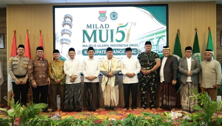 Bupati Tangerang Moch. Maesyal Rasyid menghadiri Tasyakuran Milad ke-51 Majelis Ulama Indonesia (MUI) Kabupaten Tangerang. Foto : Dok Humas Kab. Tangerang