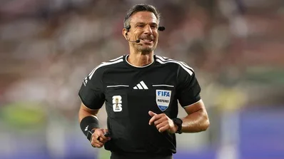 Wasit asal Slovenia Slavko Vincic akan memimpin partai final Piala Dunia 2026. Foto : Ist