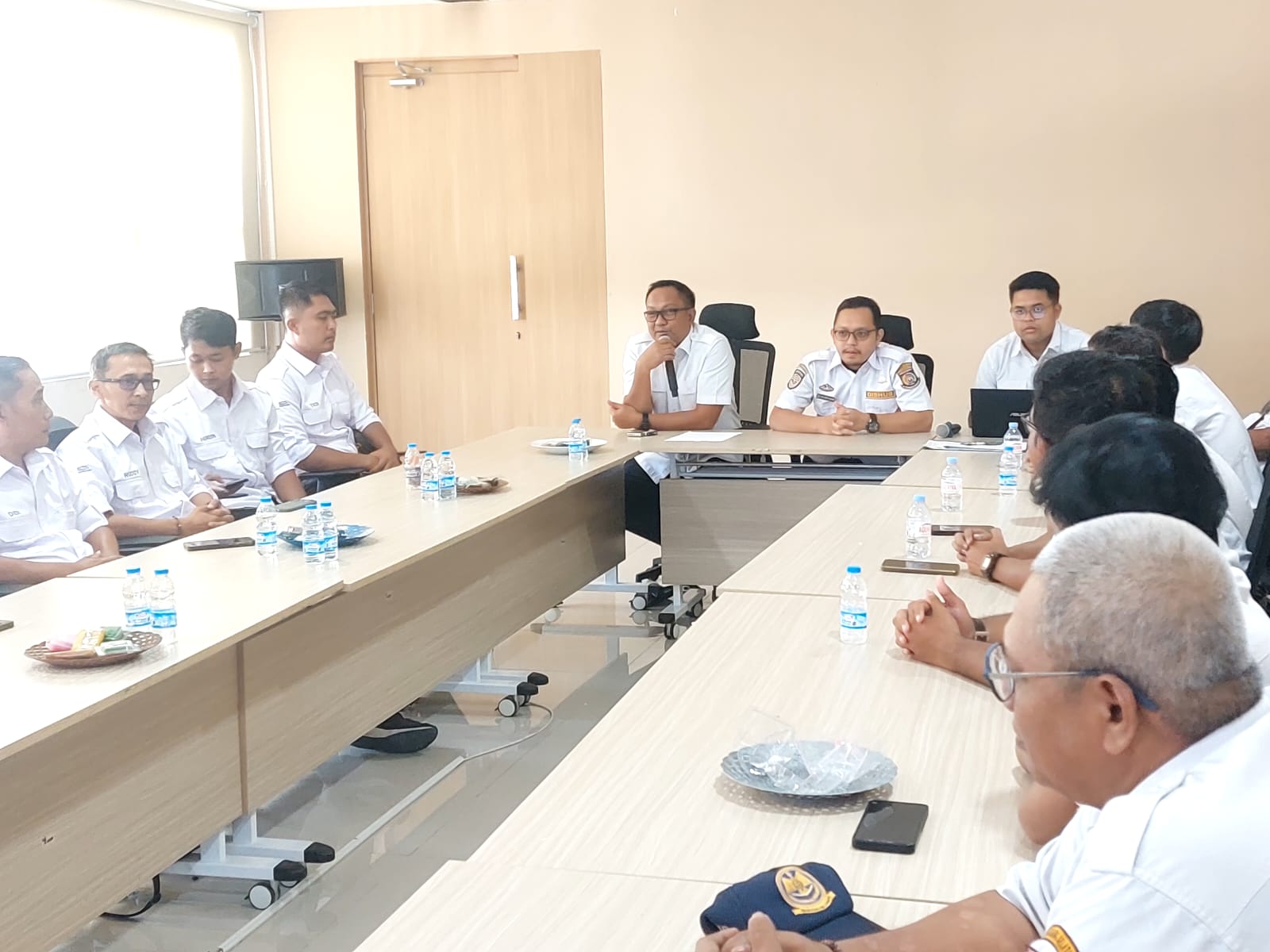 Dishub Tangsel evaluasi sekaligus pembekalan pelayanan di Kantor Dishub Tangsel, Serpong, Rabu (1/7). (tangselpos.id/rmn)