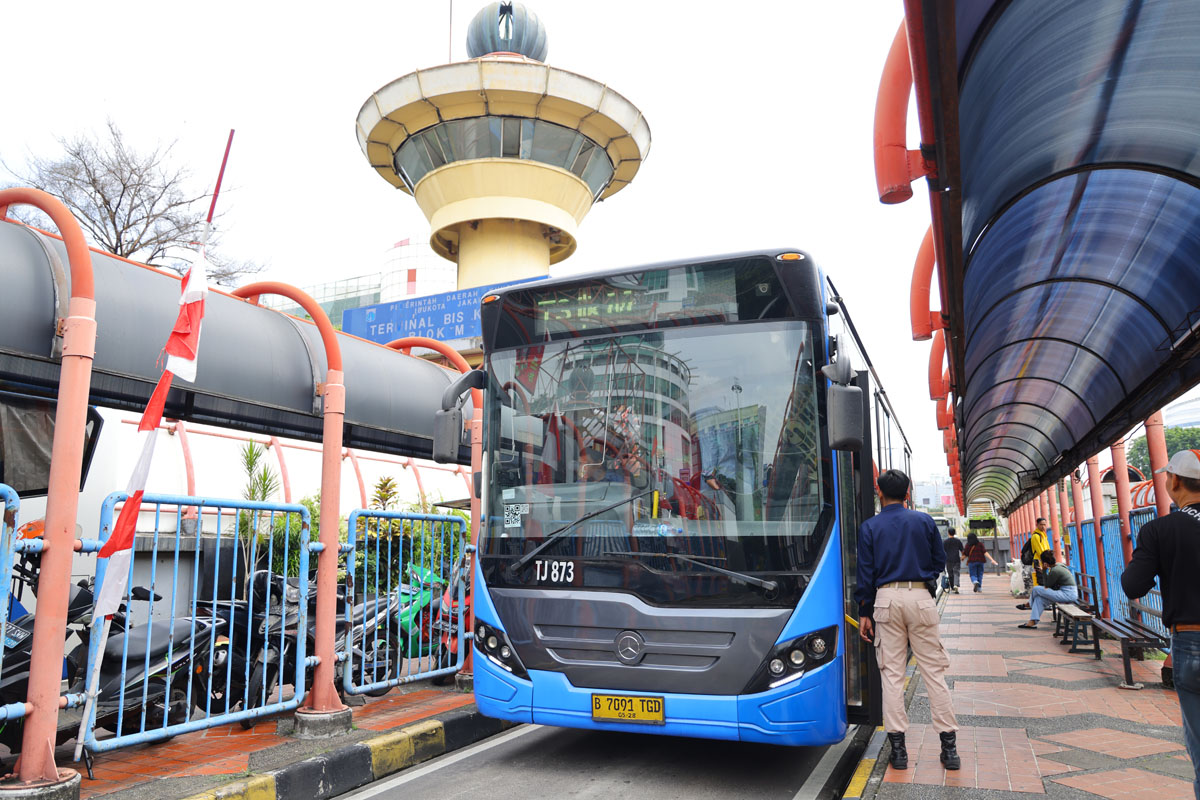 Salah satu mode transpotasi yang akan mengantarkan Anda menuju PIK dan PIK 2. Foto : Ist