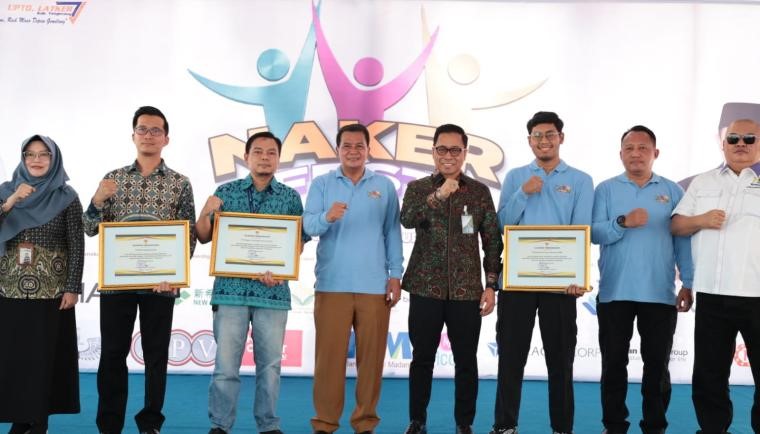 Bupati Tangerang, Moch. Maesyal Rasyid (no 4 dari kiri) membuka Naker Fest 2026  yang berlangsung di Area Parkir Utara Mall Ciputra Tangerang, Selasa (7/7/2026). Foto : Ist