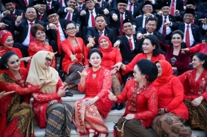 Anggota DPR Perempuan. Foto : Ist