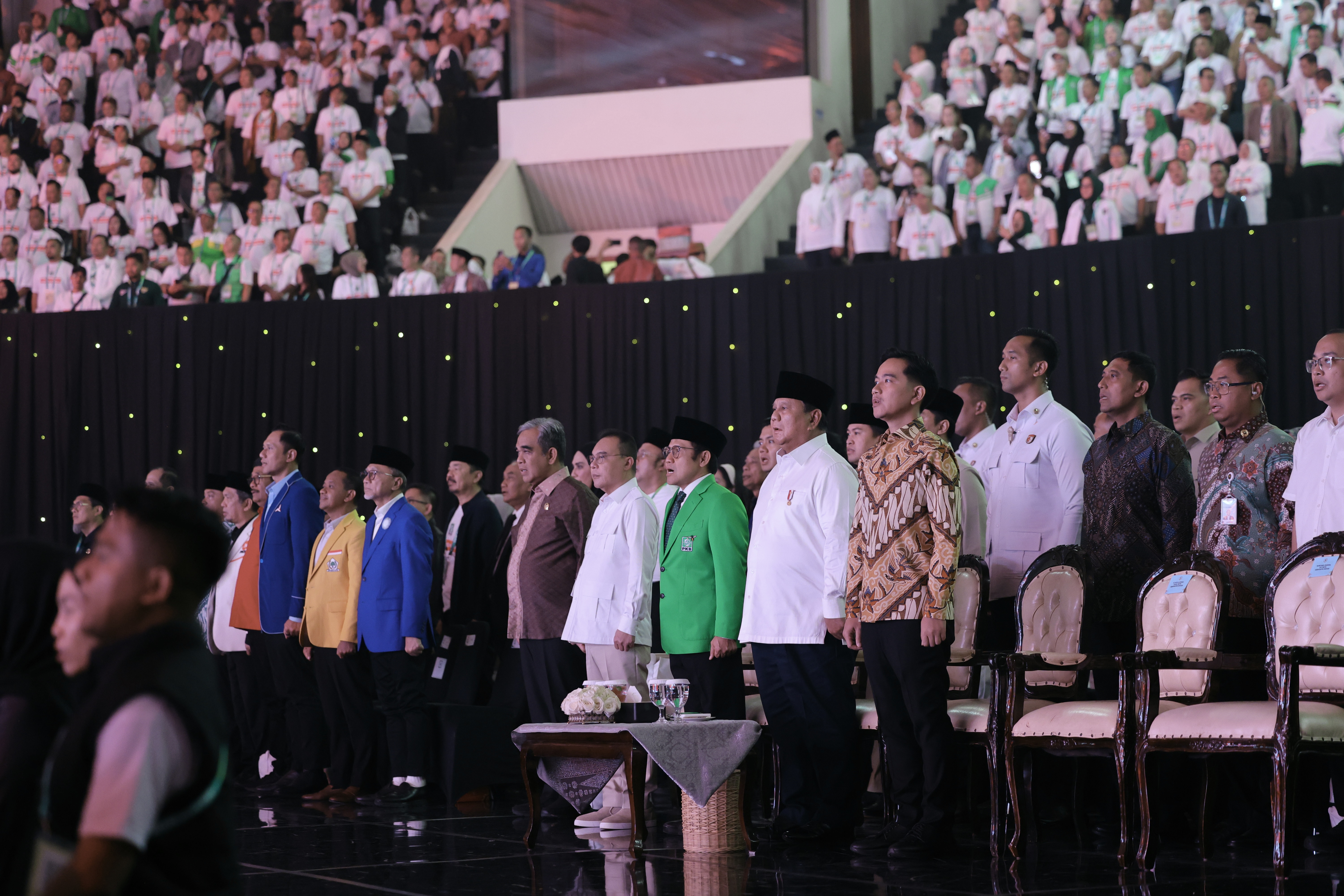 Presiden Prabowo ( no 2 dari kanan) pada acara Peringatan Hari Lahir ke-28 Partai Kebangkitan Bangsa (PKB). Foto : Ist