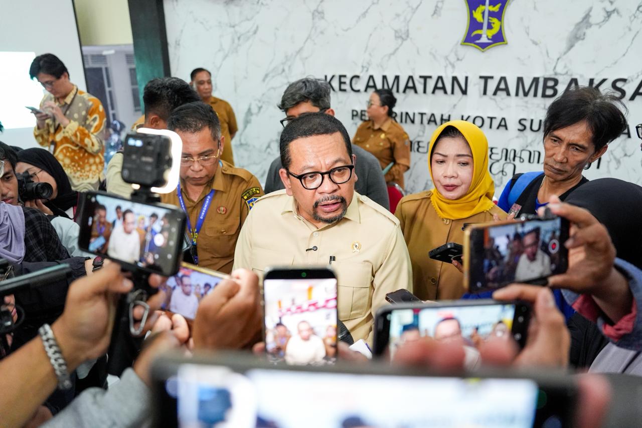 Kepala Bakom saat meninjau Sekolah Rakyat Terintegrasi 2 Kota Surabaya. Foto : Ist