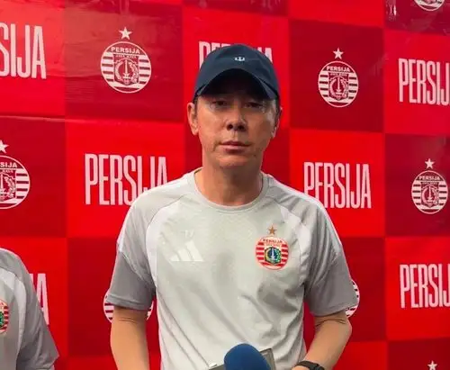 Pelatih Persija Shin Tae-yong. Foto : Ist