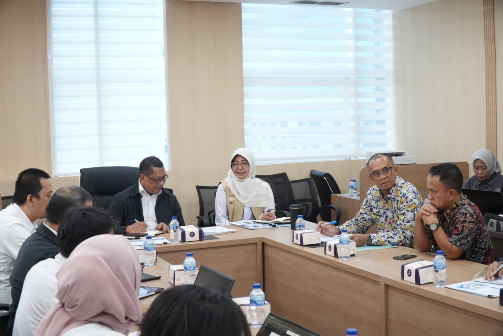 Bupati Pandeglang, Raden Dewi Setiani saat mengunjungi Gedung Sumber Daya Alam (SDA) Kementerian Pekerjaan Umum, Kebayoran Baru, Jakarta Selatan, Kamis (9/7/2026).(Istimewa)