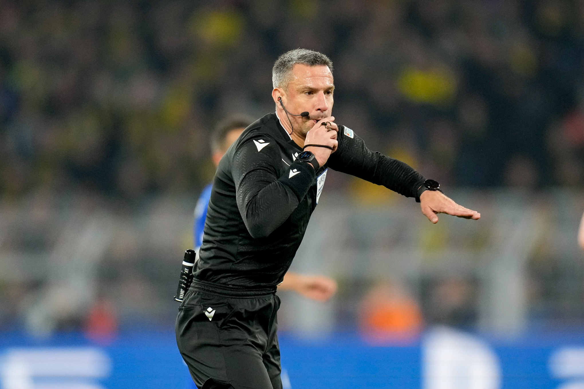 Wasit asal Slovenia Slavko Vincic. Foto : Ist