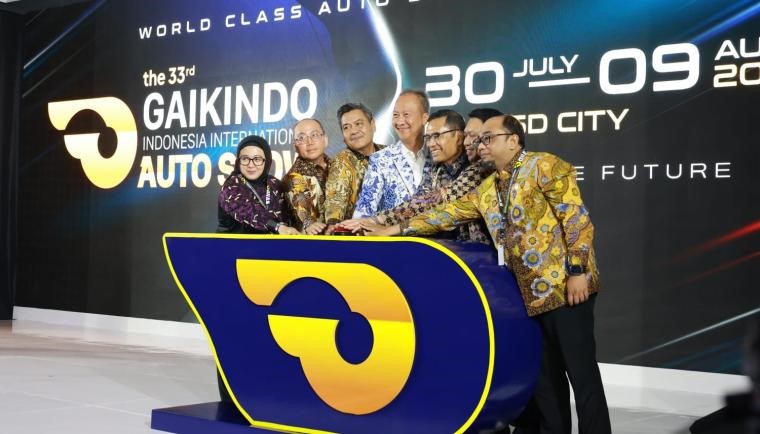 Wakil Bupati Tangerang, Intan Nurul Hikmah menghadiri pembukaan GAIKINDO Indonesia International Auto Show (GIIAS) 2026 di ICE BSD City. Foto : Humas Pemkab Tangerang