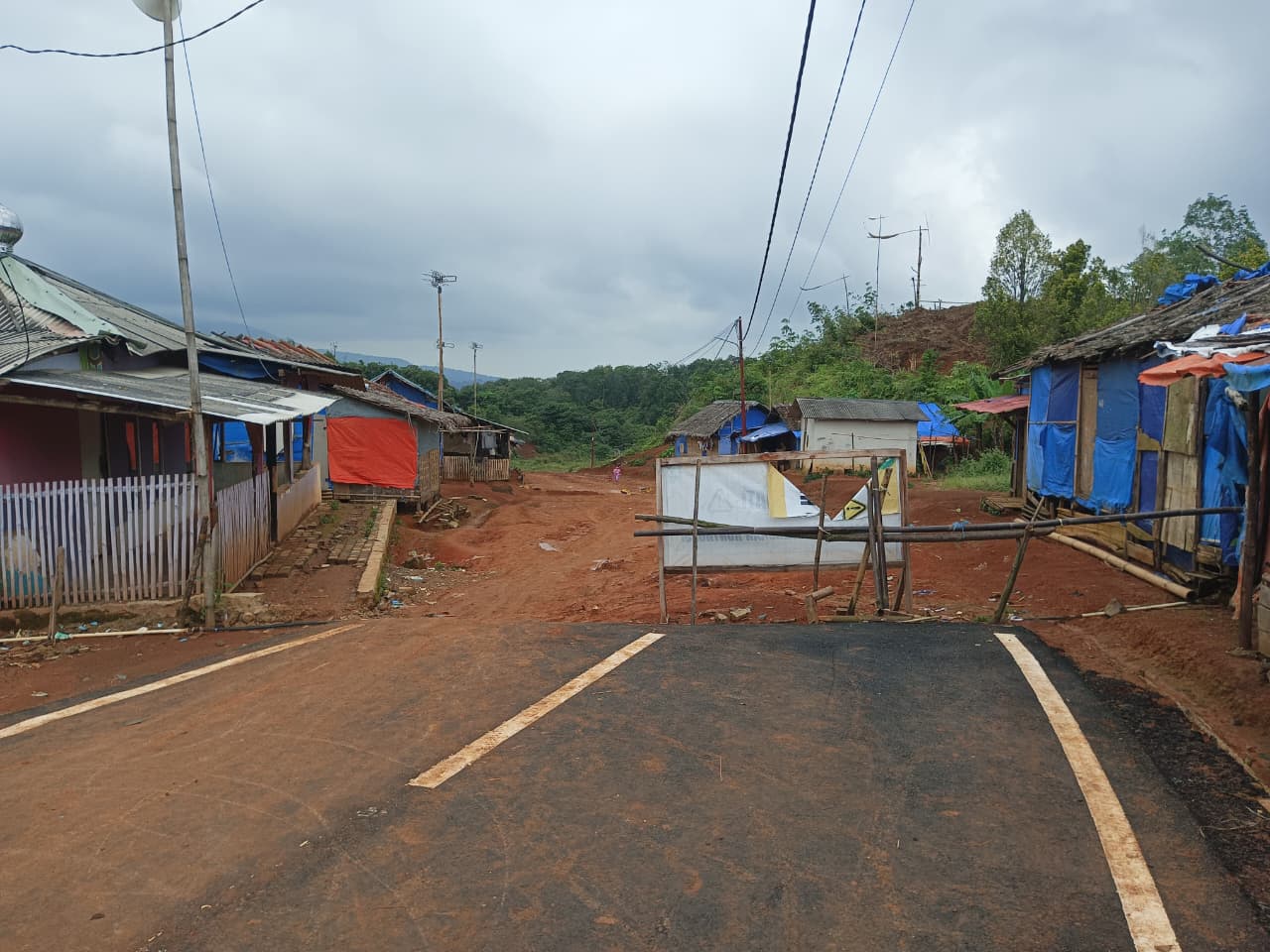 Kondisi akses menuju hunian tetap (huntap) bagi warga korban banjir bandang di Kecamatan Lebakgedong, Kabupaten Lebak, Senin (27/7/2026).(Istimewa)