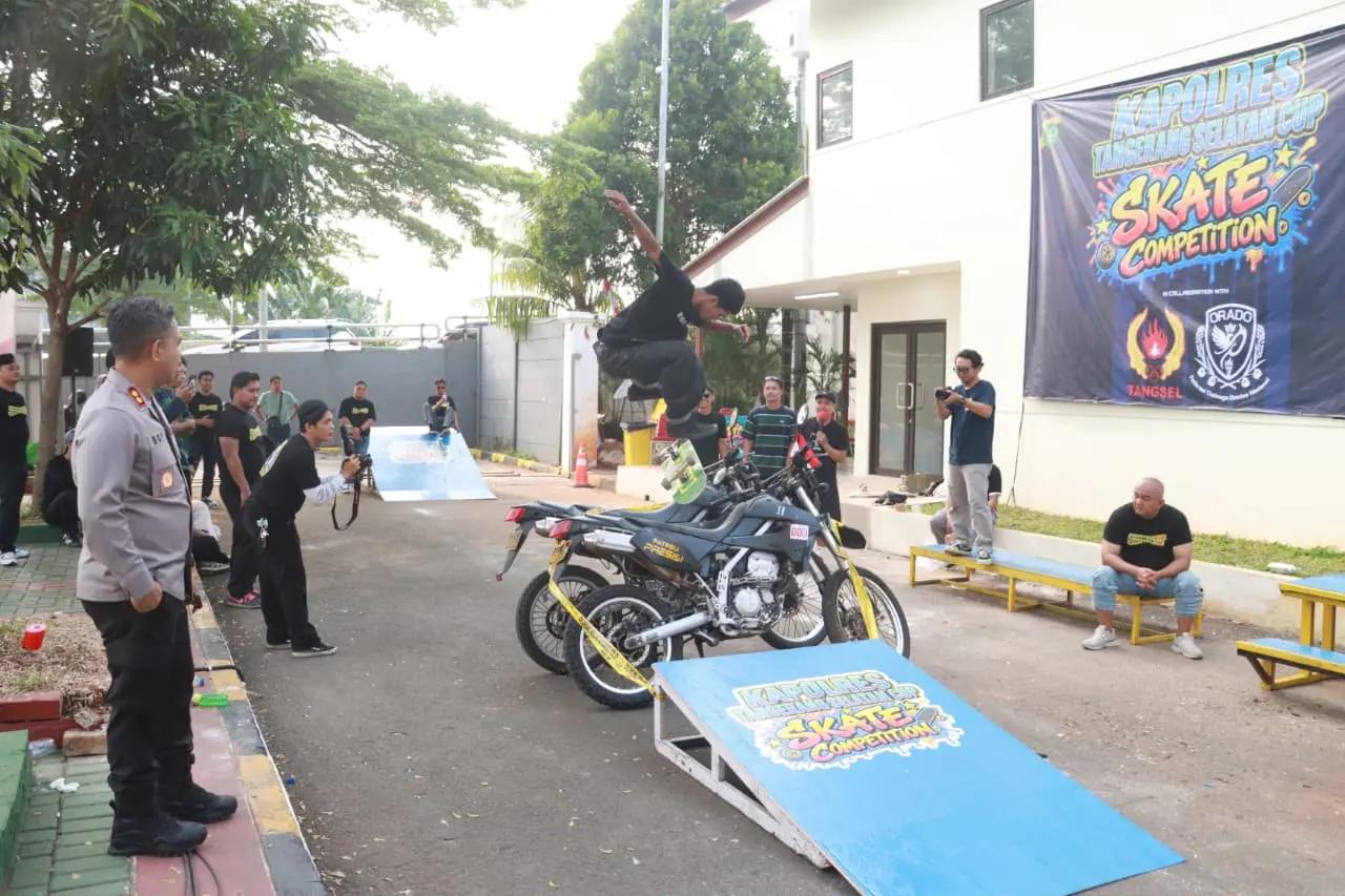 KOMPETISI - Polres Tangsel gelar kompetisi skateboarding di halaman Polres Tangsel.