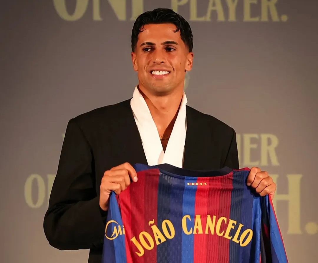 Punggawa anyar Barcelona Joao Cancelo. Foto : Ist