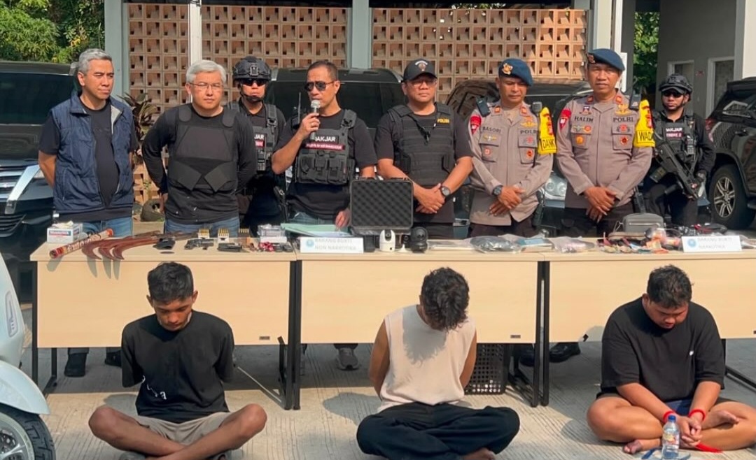 Direktur Penindakan dan Pengejaran Deputi Bidang Pemberantasan BNN RI Brigjen Pol Roy Hardi Siahaan saat konferensi pers. Foto : Ist