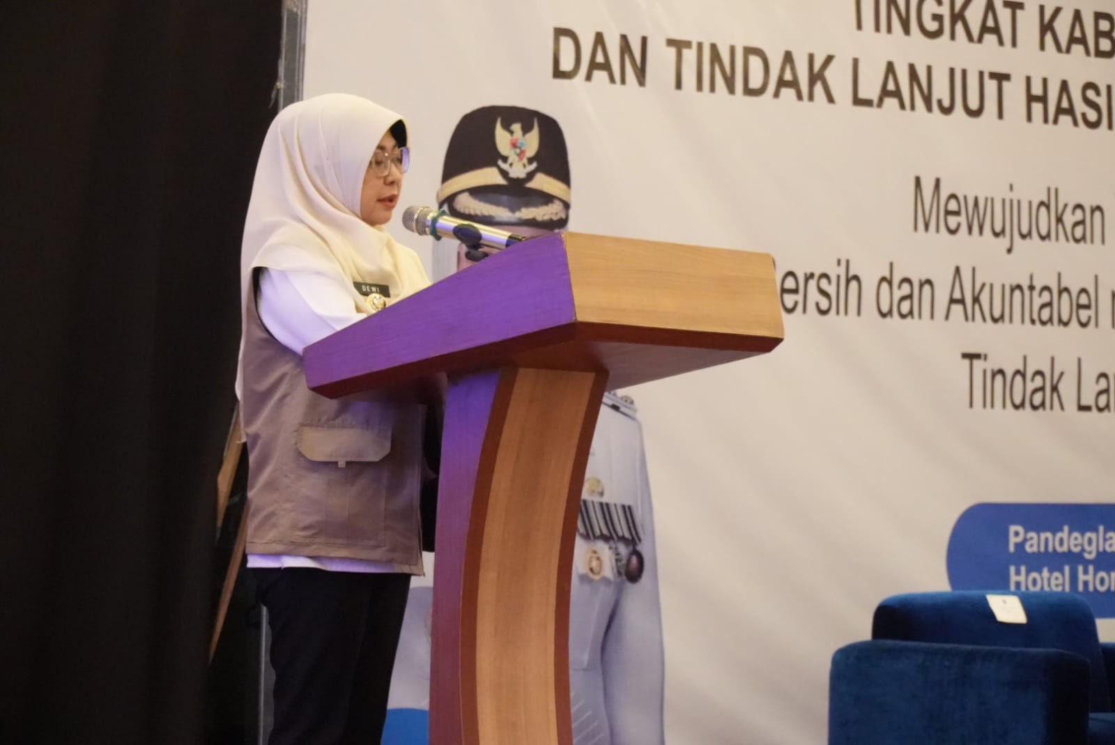 Bupati Pandeglang, Raden Dewi Setiani, saat menyampaikan sambutan dalam acara Rakorwas Inspektorat di Hotel Horizon Altama, Rabu (19/8/2026).(Istimewa)