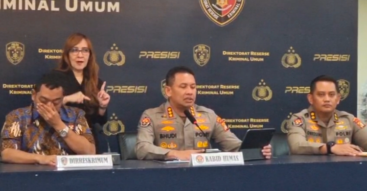 Kabid Humas Polda Metro Jaya Kombes Pol Budi Hermanto (tengah) saat konferensi pers. Foto : Ist